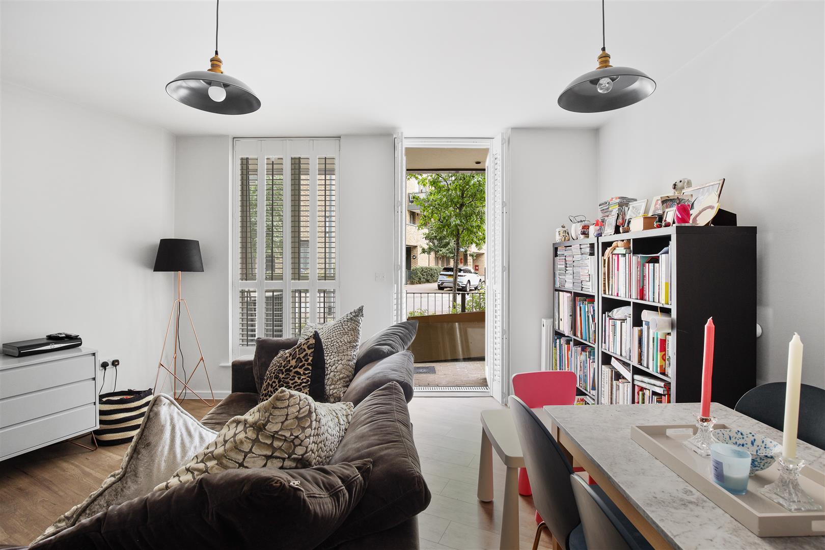 2 bed property in Maypole Court, Mile End